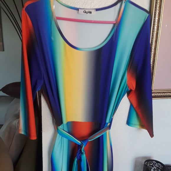 BEAUTIFUL MULTI COLORED DRESS W/SIDE POCKETS - Picture 3 of 4